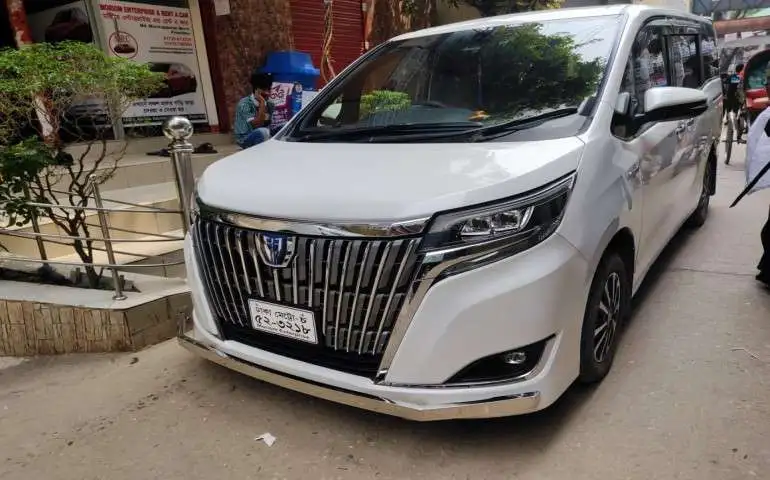 Toyota Esquire 2018