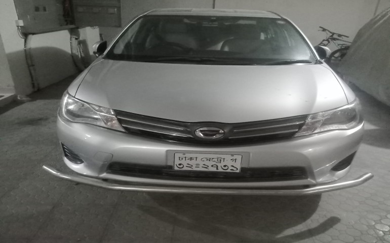 Toyota Axio 2012