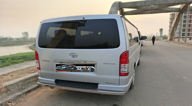 Toyota HiAch 2018-2020 Front Image